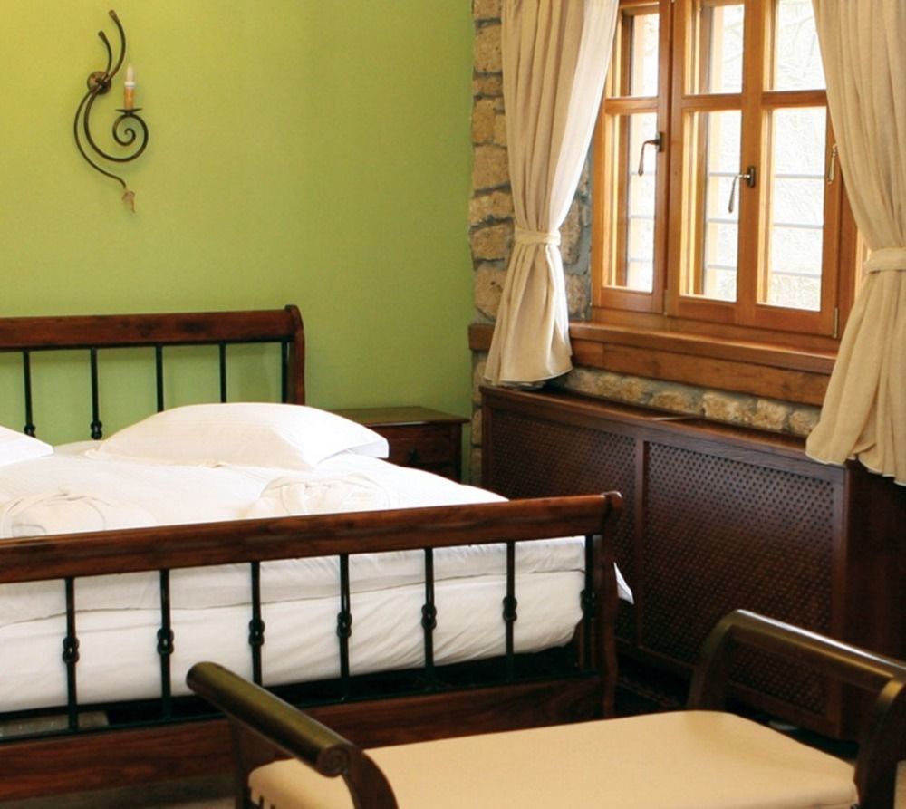 Roes Suites กาโต ลูตรากี ภายนอก รูปภาพ