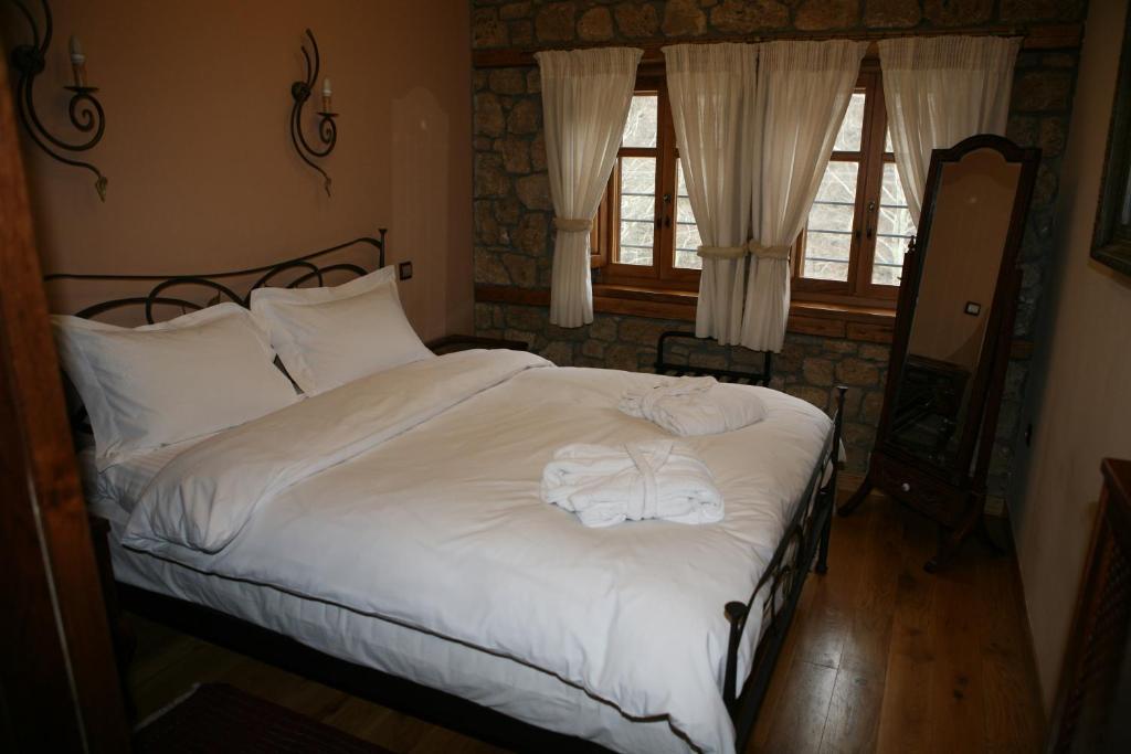 Roes Suites กาโต ลูตรากี ภายนอก รูปภาพ