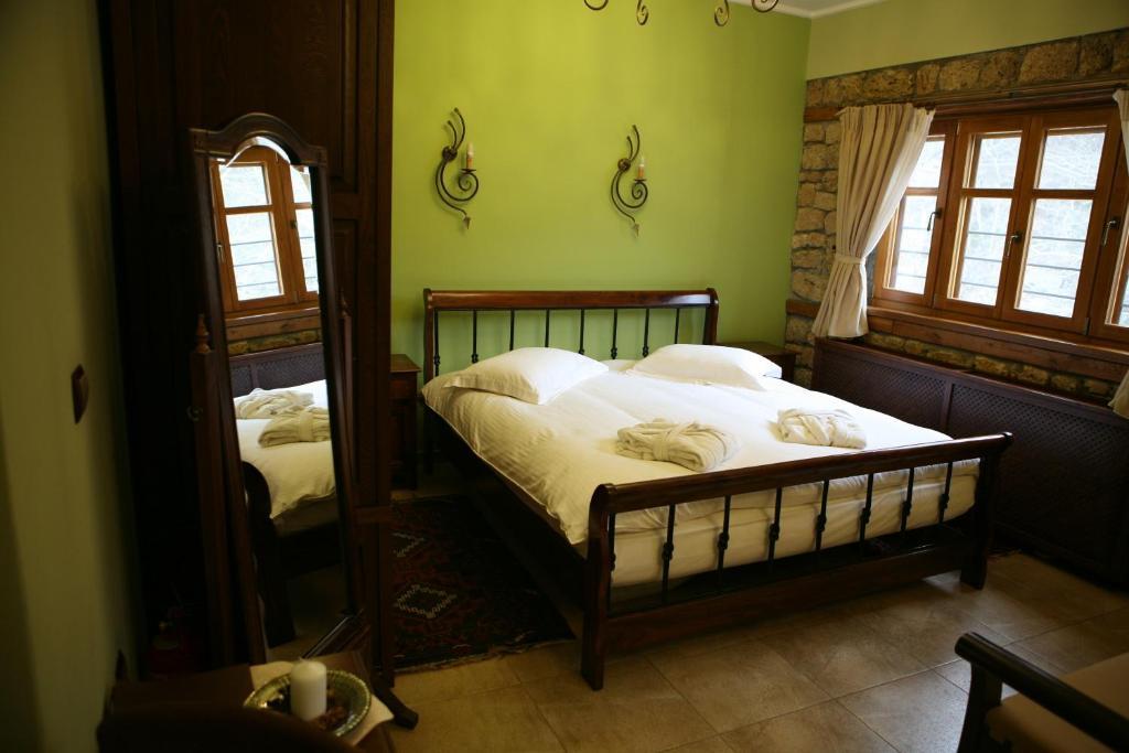 Roes Suites กาโต ลูตรากี ภายนอก รูปภาพ